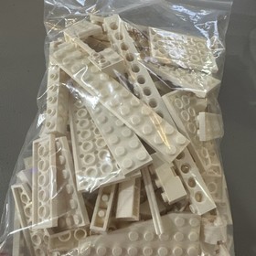 LEGO Star Wars: V-19 Torrent (7674)- wrong torso 