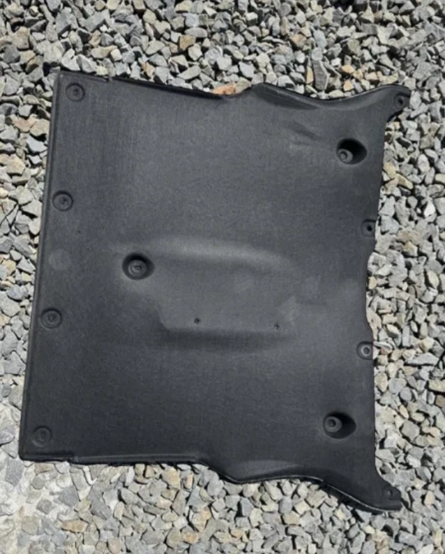 PLAQUE COUVERCLE CACHE PROTECTION SOUS MOTEUR + CLIPS TESLA MODEL 3 07.2017-2023 - Photo 4/4