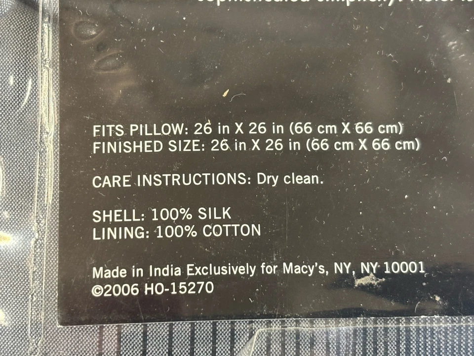 2- Fundas de almohada Euro 100 % seda Hotel Collection gris iridiscente a rayas Foto 4 de 4