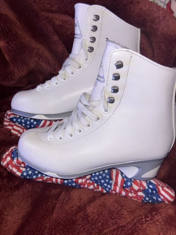 Jackson 150 Figure Skates Size 4 White/Gray Lace-Up Soft Flex Senior Pair