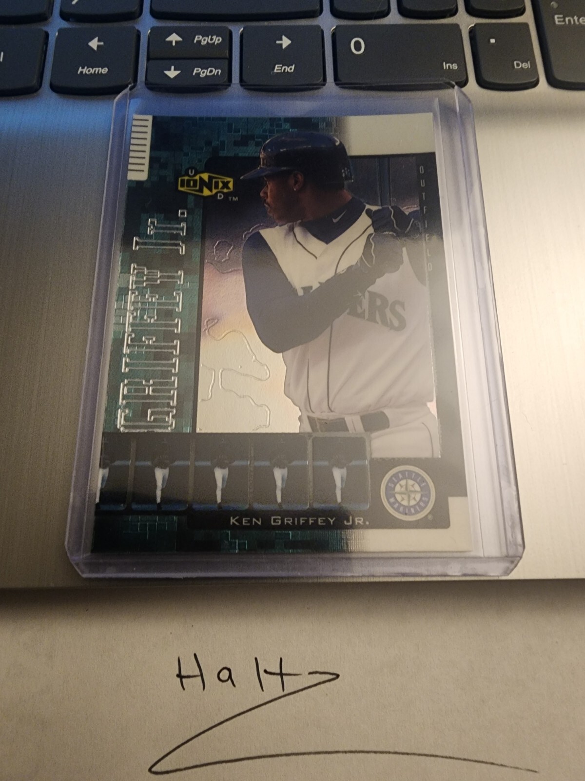 2000 UD Ionix #29 Ken Griffey Jr. - Seattle Mariners