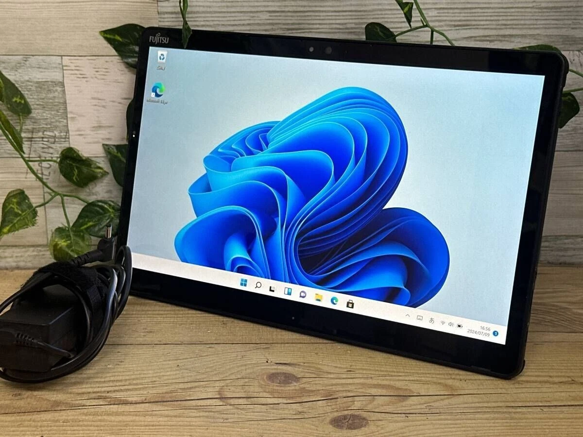 ★美品タッチパネルSSD128GB★Q738/SE カメラ ノートPC246 Fujitsu ARROWS Tab Q738/SE Core i3 7130 2.7GHz SSD 128GB Memory 4