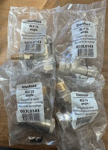 Danfoss RLV15 / 003L0143 Valvole Radiatore Serratura Angolate **Confezione da 4**