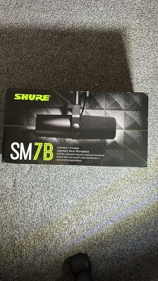 Shure SM7B Professional Cardioid Dynamic Studio Vocal Microphone SM-7B UK-STOCK - Image 2 of 4