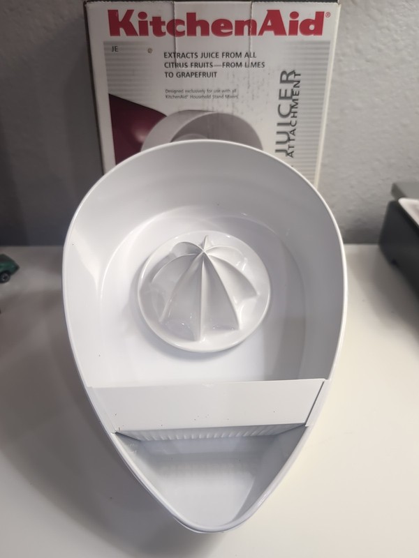 KitchenAid JE Citrus Juicer with Strainer Attachment