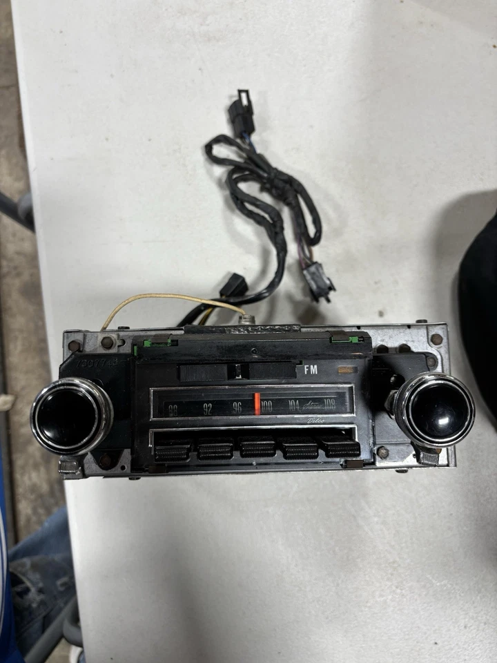 1970 70 Chevrolet Chevelle Malibu SS FACTORY AM FM Stereo Radio.  Watch Video - Image 2 of 4