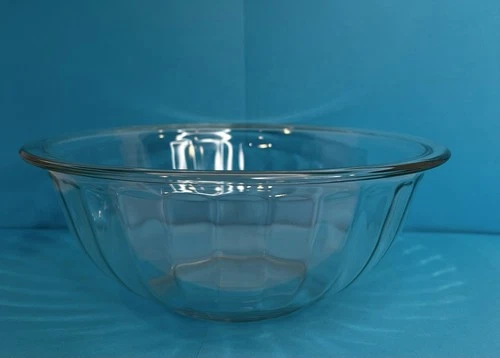 Vintage PYREX #325 Clear Ribbed Paneled Mixing Bowl - 2.5L - Made in USA Glass