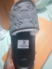 Louis Vuitton Slides Black Size 43