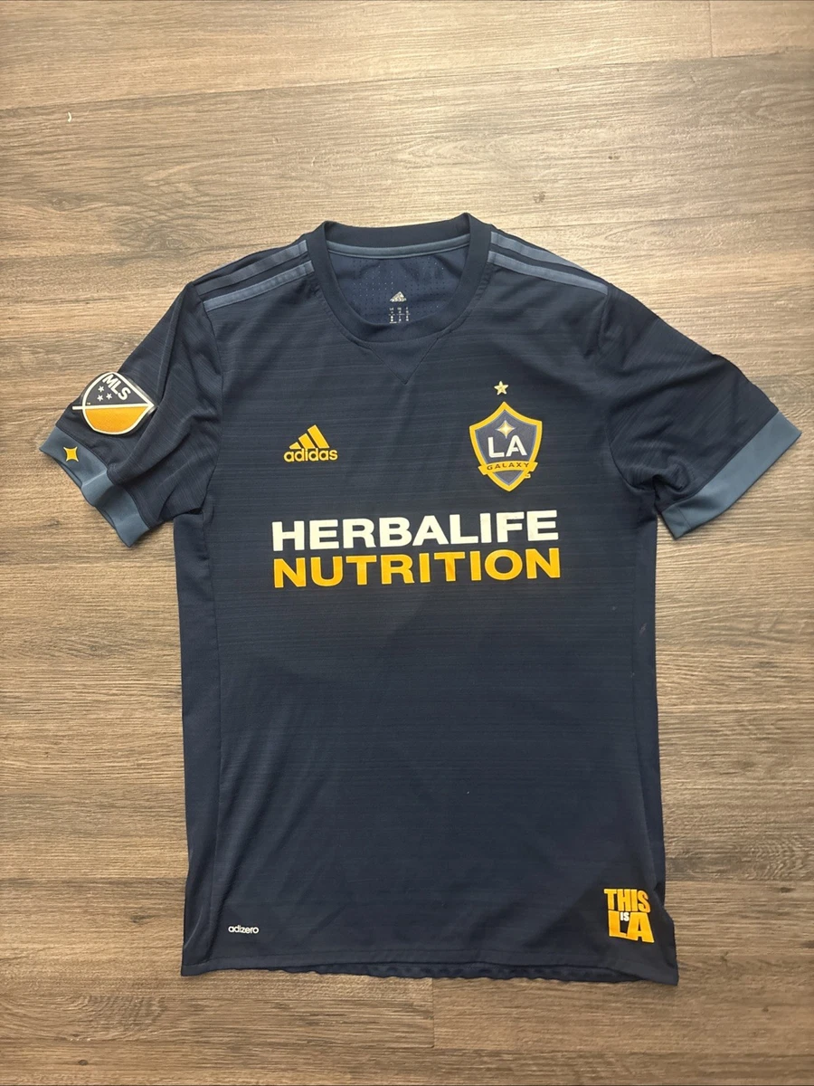 Preços baixos em Tamanho M Azul La Galaxy Roupas e Souvenirs para