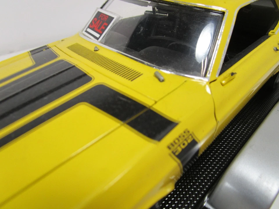 HIGHWAY 61 1/18 FORD MUSTANG BARN FIND & WELLY FORD F150 W/ TRAILER *ISSUES* - Image 4 of 4