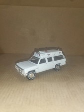 LOOSE 1/64 Greenlight 1983 Chevy Suburban K20 Custom Deluxe Ambulance Blank