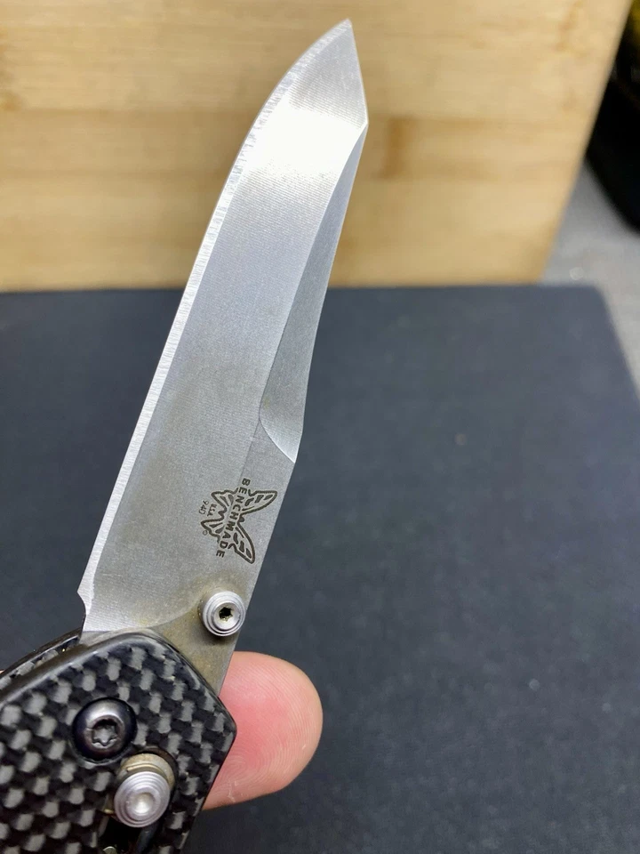 Benchmade-940-1 Osborne-Reverse Tanto-Carbon Fiber Handles-CPM S90V - Image 3 of 4