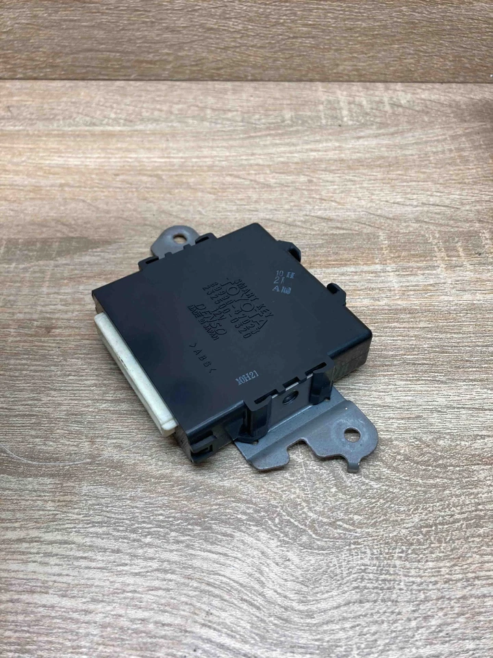 89990 47023 232500 0320 Denso Toyota Prius Smart Key Module Control Unit - Image 2 of 4