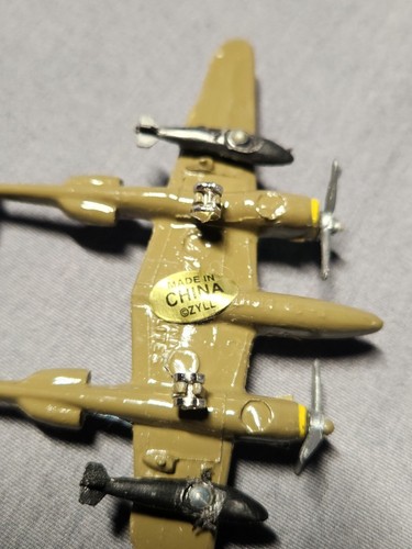 Lot of 6 Vintage Diecast Toy Military Propeller Airplanes, P-40/Messer Schmitt.. - Picture 11 of 21