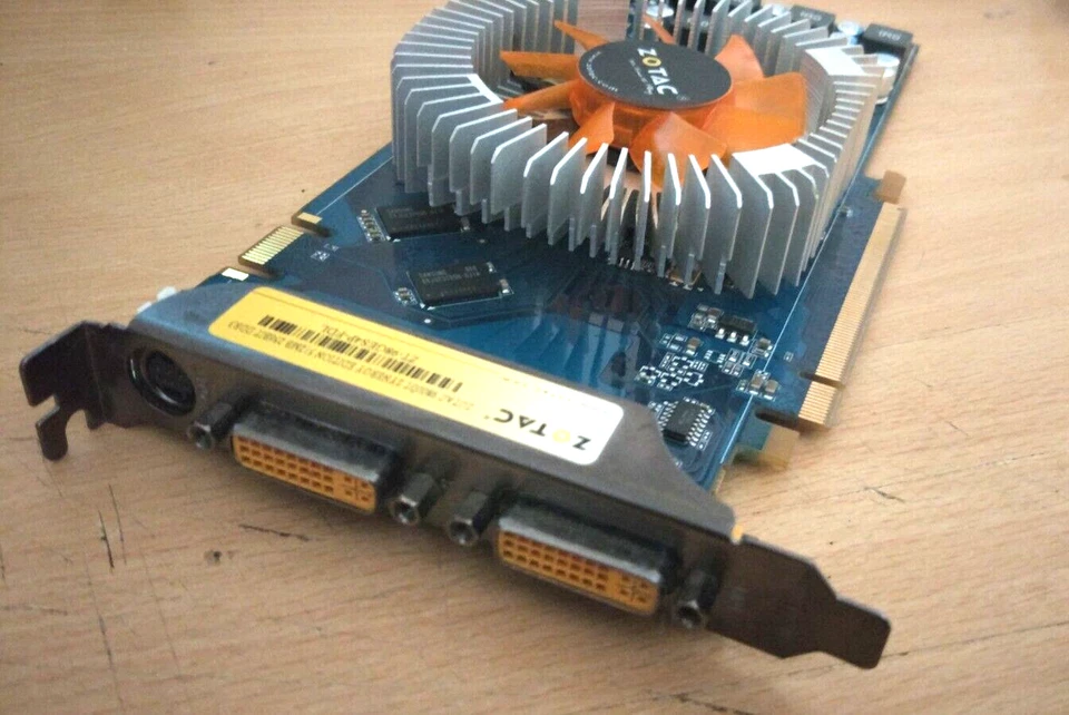 ZOTAC 9800GT SYNERGY EDITION 512mb 256BIT DDR3 ZT-98GES4P-FDL - Image 3 of 4