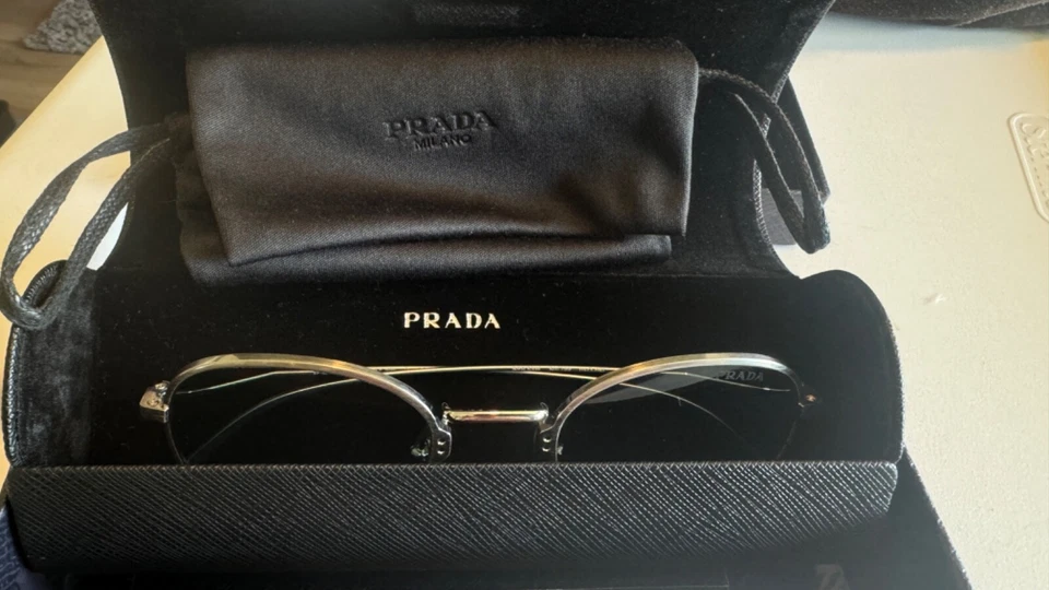 Подлинные солнцезащитные очки PRADA. Сделано в Японии. Качество. Новый. С коробкой и чехлом. - Изображение 2 из 4