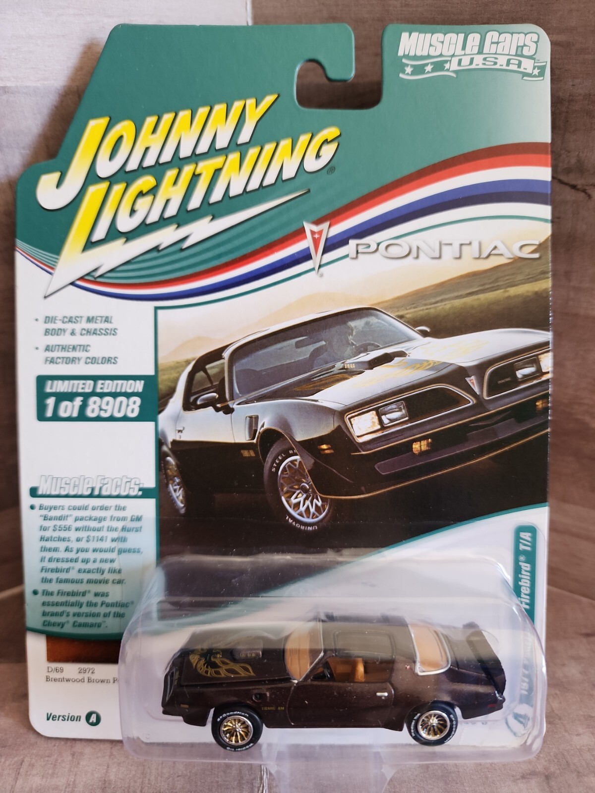 Johnny Lightning JLMC027 Muscle Car 1977 PONTIAC FIREBIRD T/A Brown Release 3