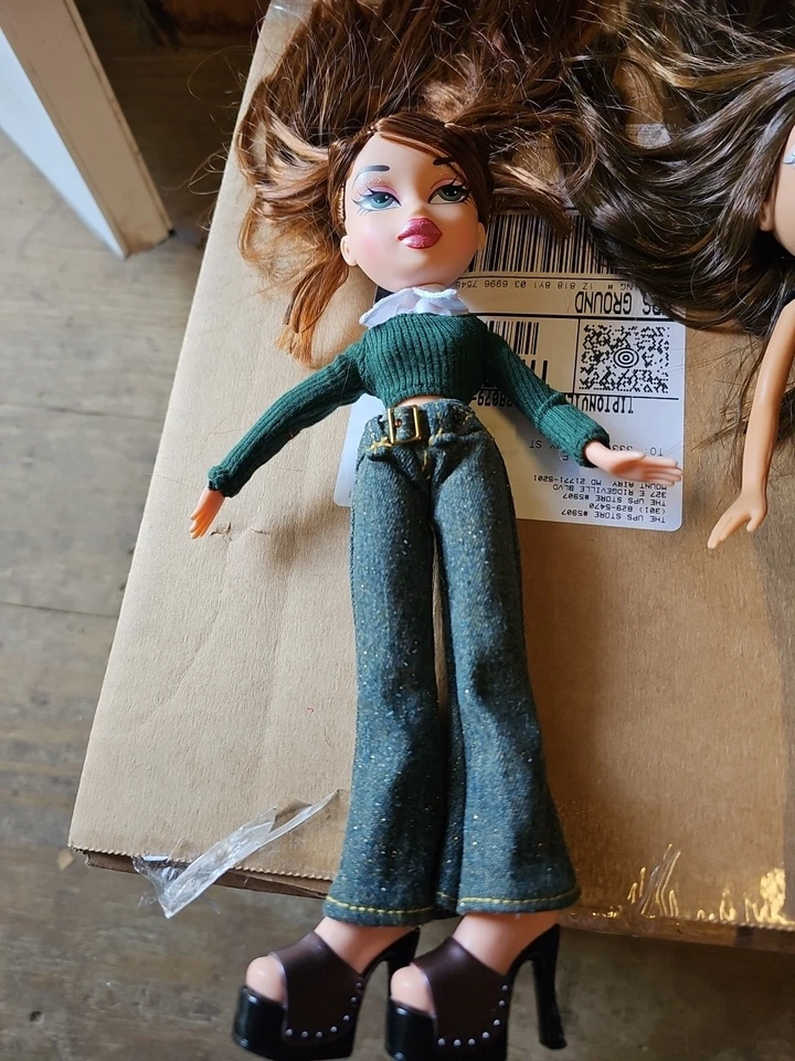 Lote de muñecas Bratz Girl 2001 muñecas vestidas con ropa/zapatos vintage Foto 2 de 4