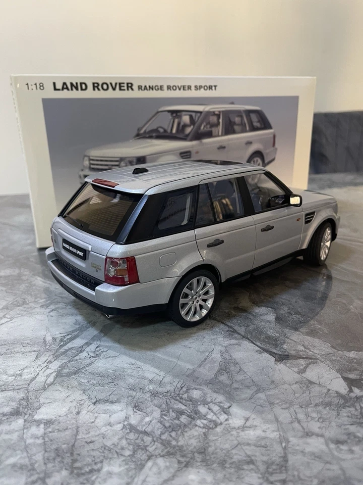AUTO ART MILLENNIUM LAND ROVER RANGE ROVER SPORT 1:18 - Image 2 of 4