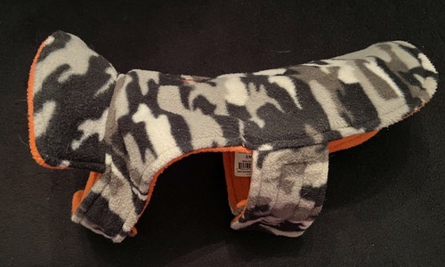 GOOD2GO REVERSIBLE FLEECE DOG COAT-Black/White/Gray Camo /Orange-S/M - Picture 6 of 8