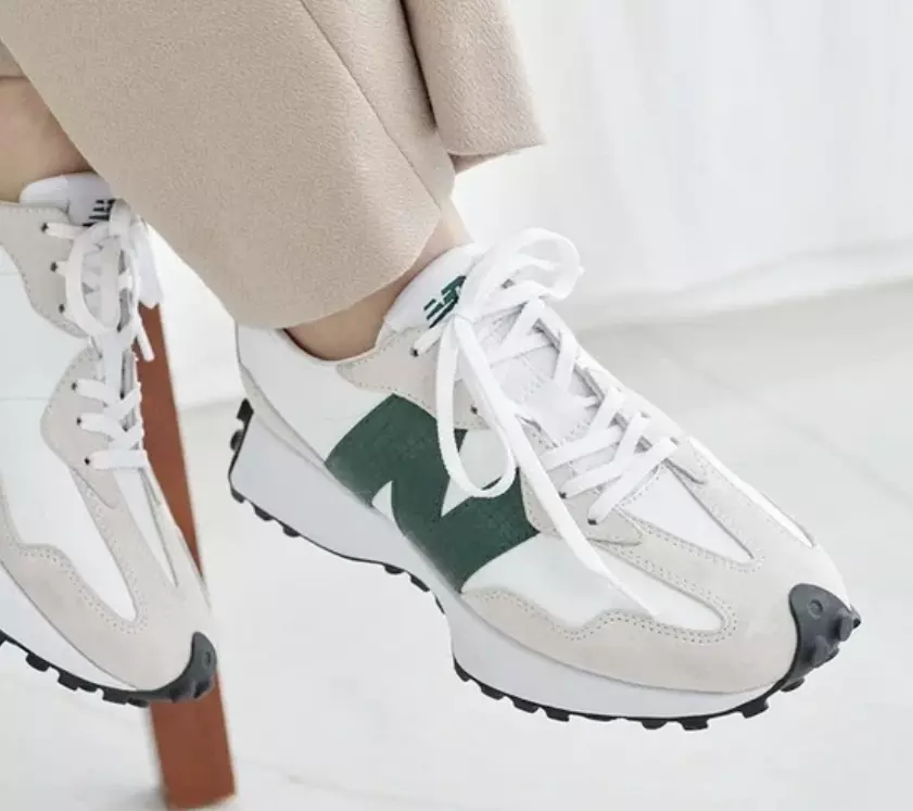 sneaker white and green