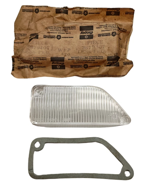 1975-1977 Dodge Coronet Right Side Back Up Light Lens W/ Gasket 3879407 NOS. - Image 2 of 4