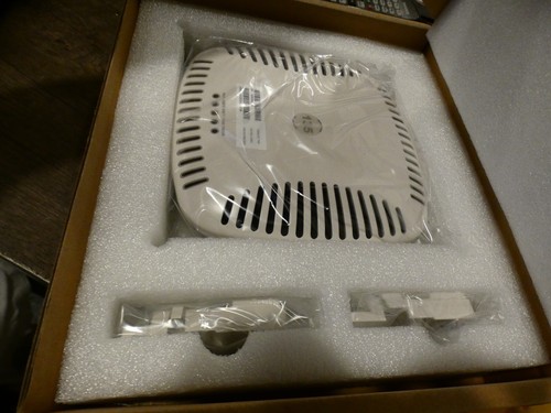 NOB Aruba Networks AP-135 Wireless Access Point WAP Ethernet LAN POE Gigabit - Picture 4 of 5