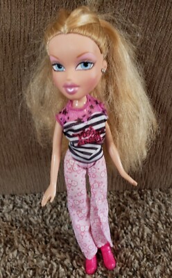 BRATZ DOLL-2001  MGA Blonde Bratz doll Blue eyes (U)