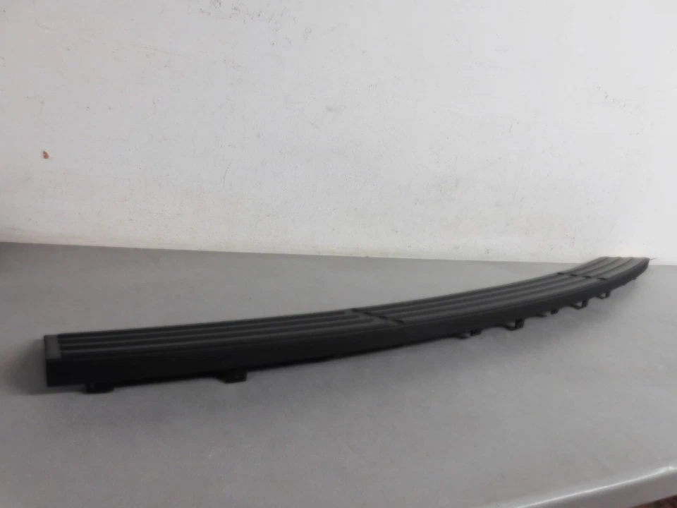 2007 2014 CHEVROLET SUBURBAN 1500 REAR BUMPER FACE BAR STEP TRIM MOLDING Foto 3 de 4