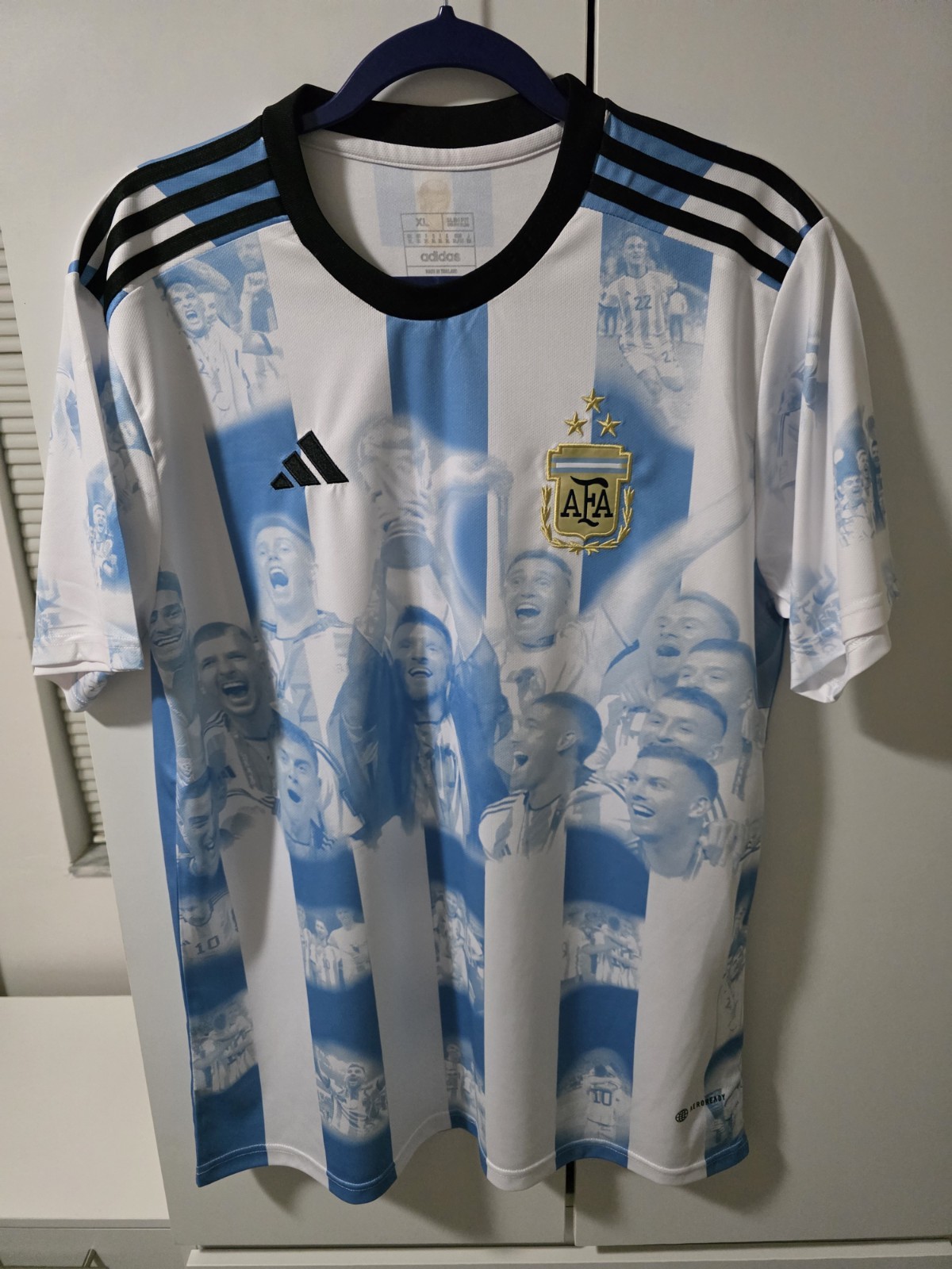 Lionel Messi Argentina Jersey ( World Champions 🏆) Size: XL.