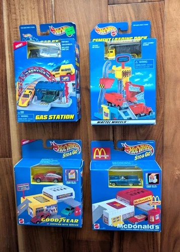 Lot of 4 - Hot Wheels Vintage 1996, 1997, 1998 - Play Sets!!  Good Year, Gas....