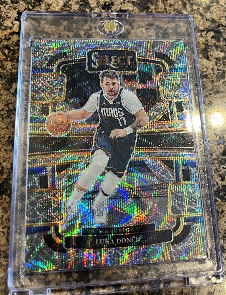 2023-24 Panini Select Concourse Elephant Prizm Luka Doncic