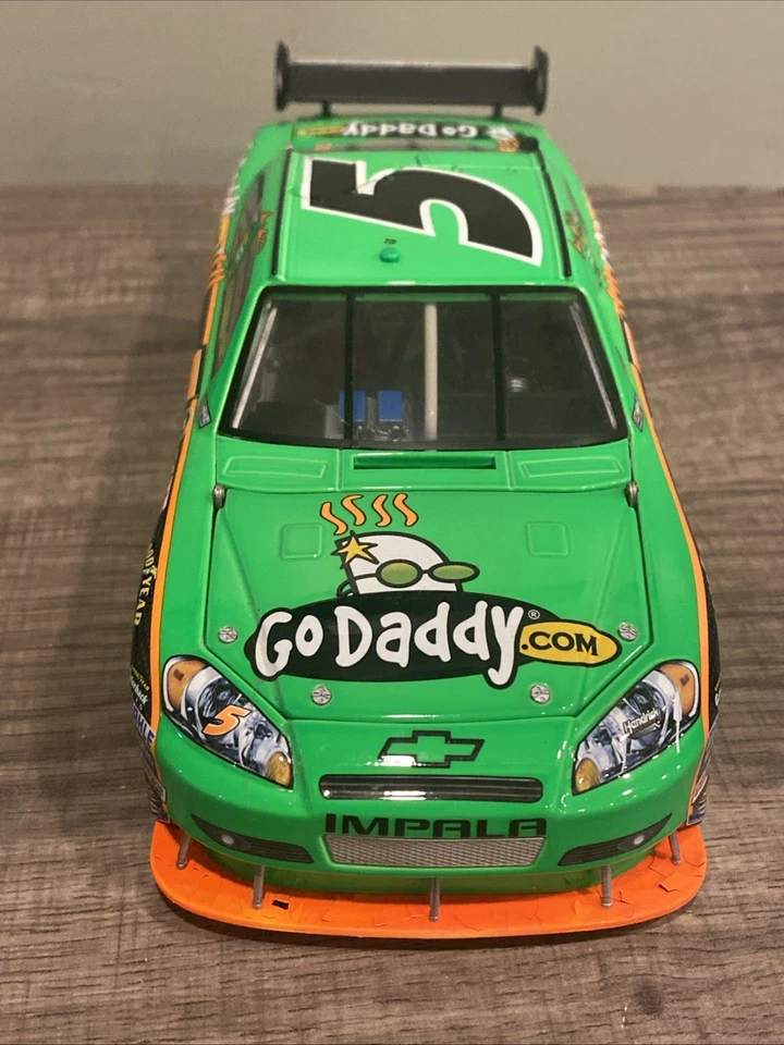 Mark Martin #5 Godaddy Elite RCCA Elite 2010 diecast 1:24 250/305 Foto 3 de 4