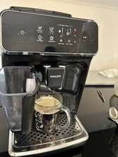 Philips Kaffeevollautomat 1200 Series, Milchaufschäumer, Schwarz