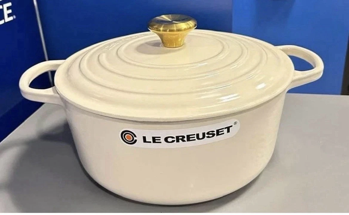 New Le Creuset Signature Enameled Cast Iron 5.5 Qt Round Dutch Oven Cream France