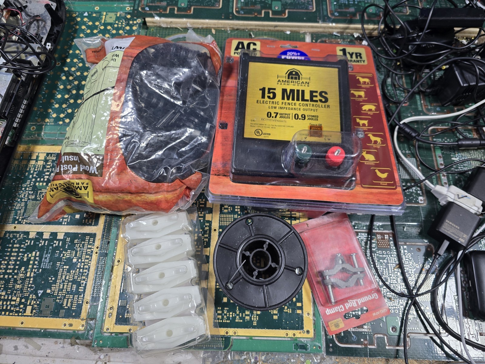 AMERICAN FARM WORKS-EXACT-15 Mile AC Low Impedance Electric Fence w/Accessories