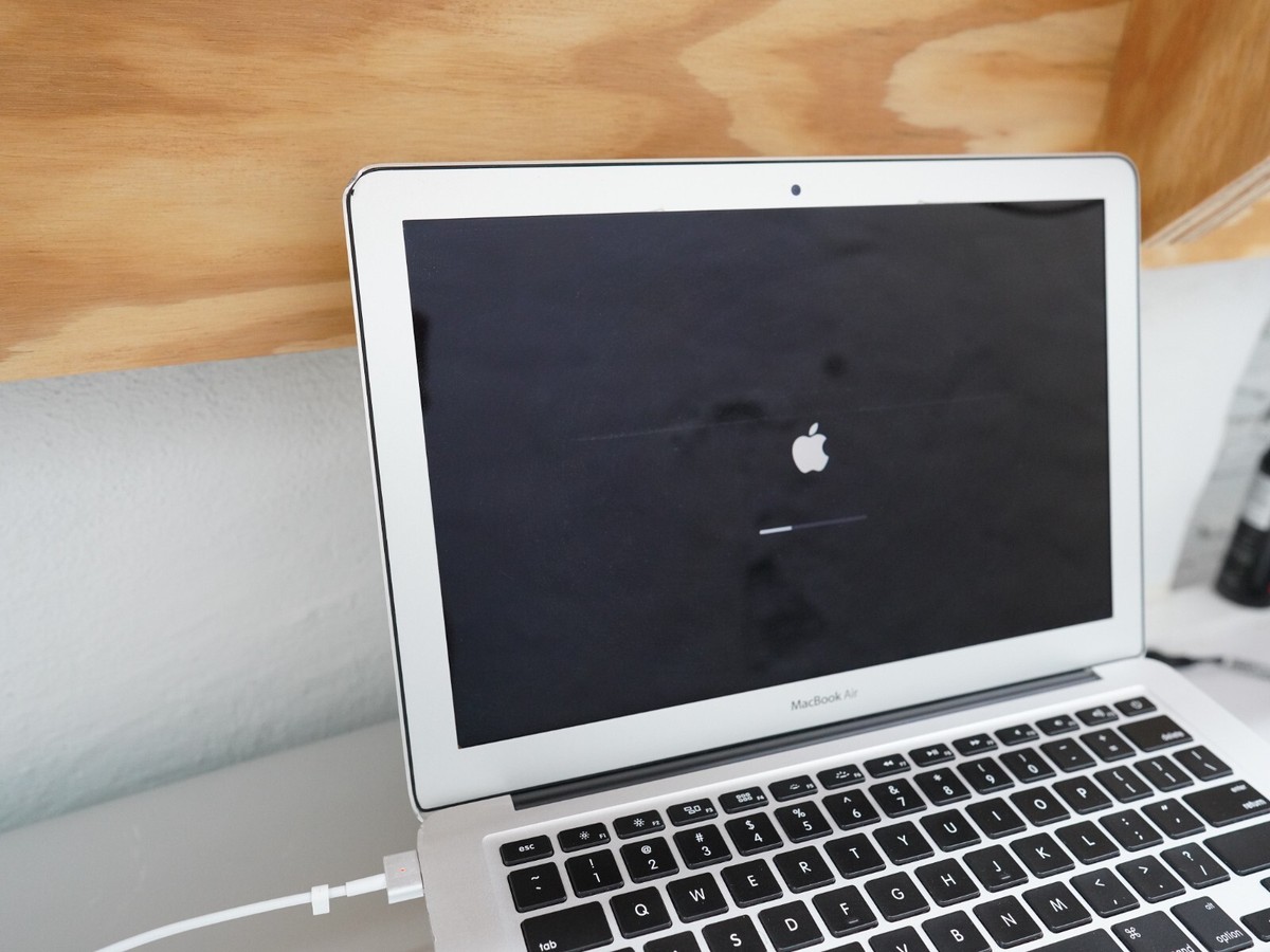 2015MacBook Air 13インチ i7 8GB256GB MacBook Air (13-inch, Early 2015) - Technical Specifications