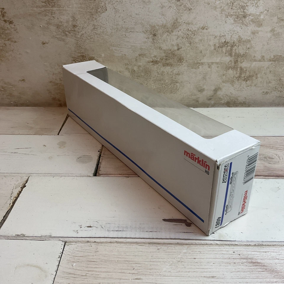 Marklin #4087 DSG SPEISEWAGEN DINING  CAR COACH, HO SCALE. - Image 4 of 4