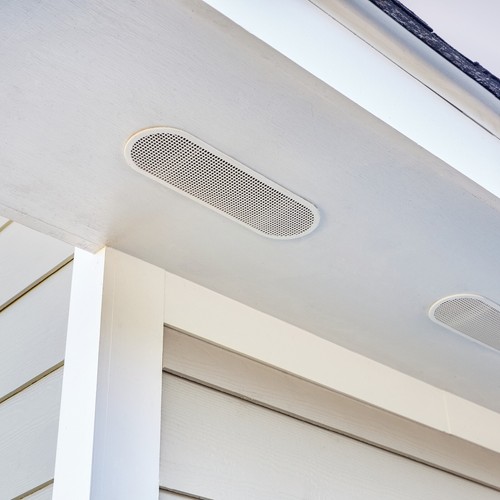 GAF Master Flow 4 pulgadas x 12 in. Soffit Vent de resina blanca ovalada resistente a los rayos UV paquete de 36 - Imagen 2 de 4