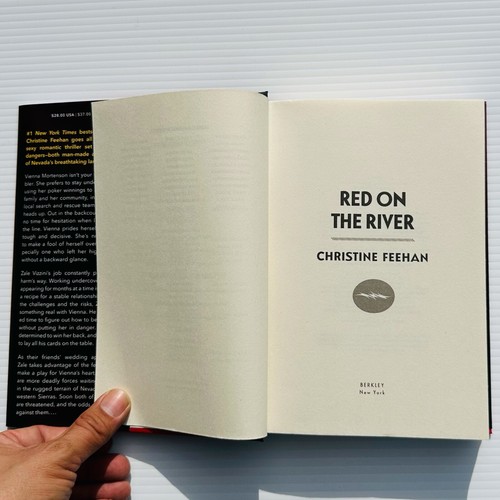 Christine Feehan First Edition/Print Lot (2) HCDJ Dark Whisper, Red On The River - Picture 18 of 24