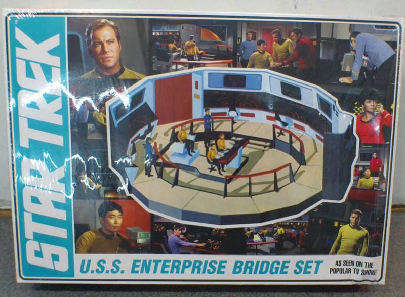 (BOX DAMAGE) AMT STAR TREK U.S.S. Enterprise Bridge Set AMT1270/12