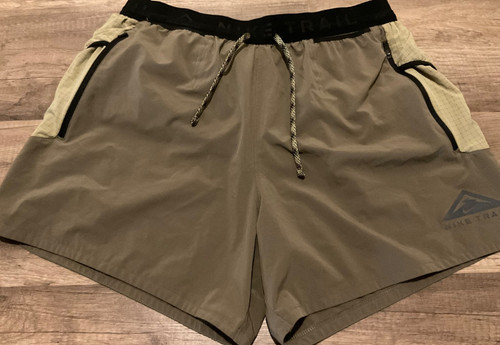 NIKE TRAIL SECOND SUNRISE 5” INSEAM LINED RUNNING SHORTS DV9311 222 ( MENS L )