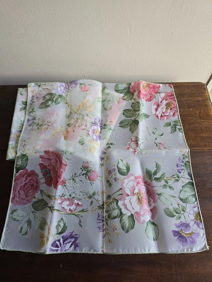 Conjunto de 4 peças de guardanapos de jantar floral transparente de renda de tule decoração de mesa 17 X 17"  - Imagem 4 de 4