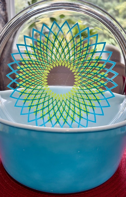 Pyrex Spirograph Pyrex 2.5 Quart Casserole With Lid