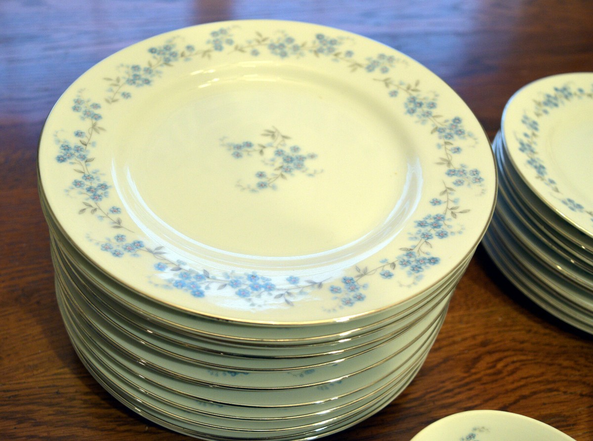 Vintage YAMAKA CHINA NANCY 548 JAPAN 38 Piece China Set w/ Silver
