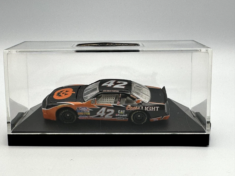 ACTION RACING BUICK PONTIAC GRAND PRIX #42 KYLE PETTY HALLOWEEN COORS, 1:64, NUEVO EN CAJA Foto 2 de 4