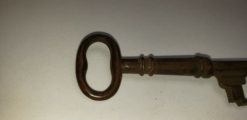 2 RARE SKELETON KEYS ASSORTED UNBRANDED UNMARKED VINTAGE ANTIQUE LOT AS IS - Picture 5 of 10