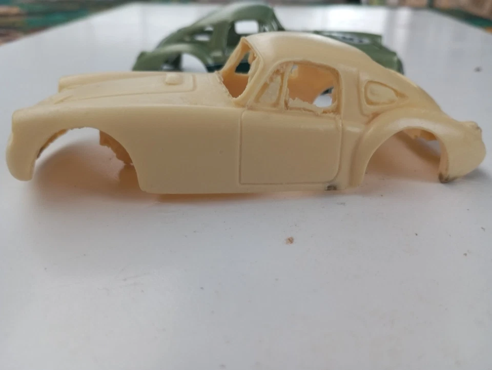 MG LE MANS 1961 RESINA KBR 1/32 - Imagen 3 de 4