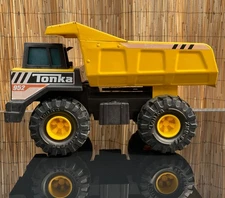 Tonka Steel 952 Yellow Dump Truck