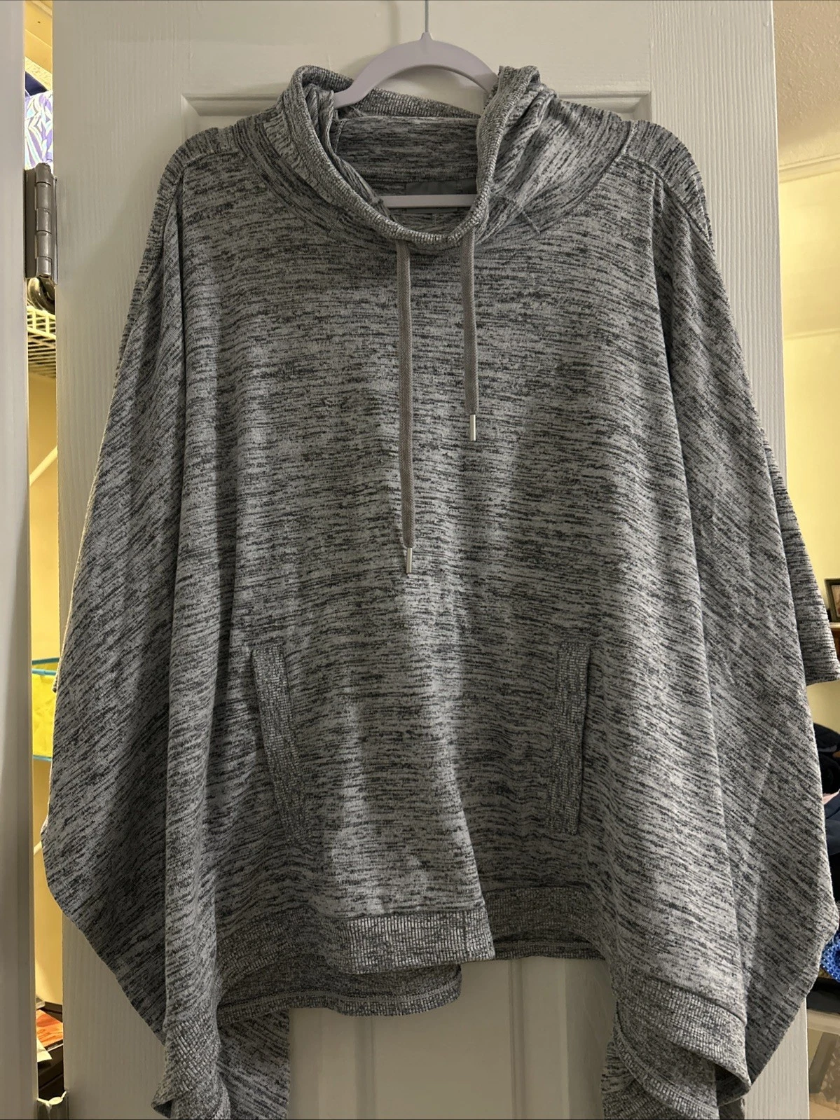 Athleta Womens Sweatshirt Blissful Hooded Poncho Oversized Gray Size Large